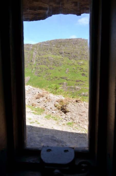 Secluded Cottage Nestled In The Beara Peninsula Killarney Exterior foto